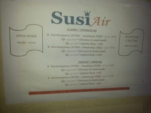 Öffnungszeiten und Preise der Airline "Susi Air" Karimunjawa