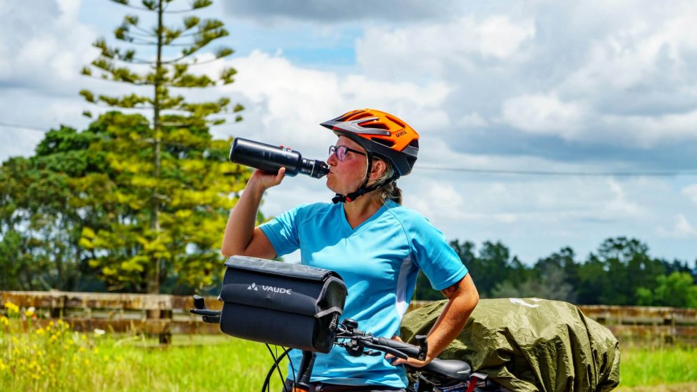 Völlig erschöpft und durstig nach ein paar Kilometern.