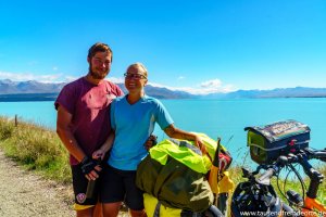 Südinsel Neuseeland - Der Lake Pukaki mit dem schneebedeckten Mt. Cook im Hintergrund