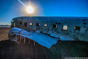 Blick auf das Flugzeugwrack in Island