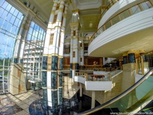 Lobby im Empire Hotel in Brunei
